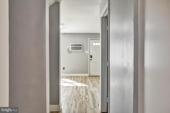 Building Photo - 63 Town Pines Ct