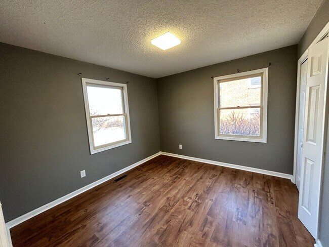Building Photo - 1614 Wiswell Rd W