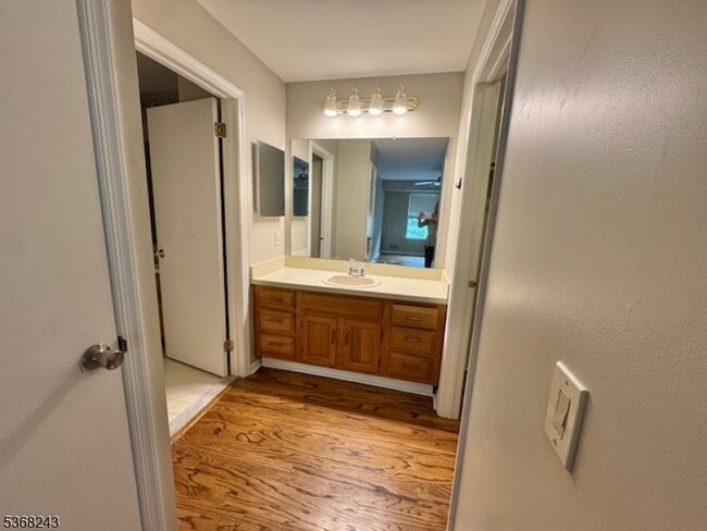 Building Photo - 64 Bentley Ct
