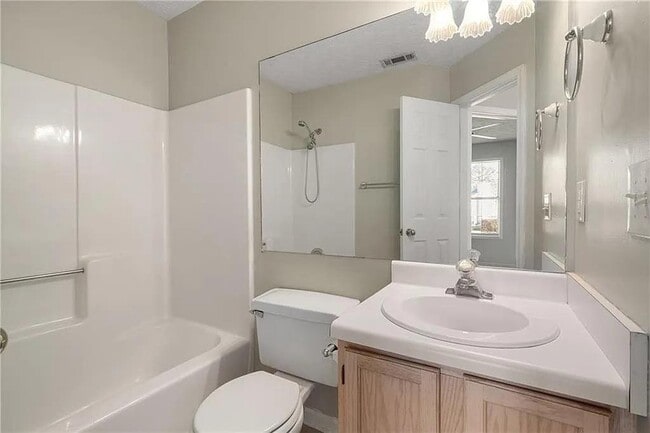 Building Photo - 2025 Brittania Cir