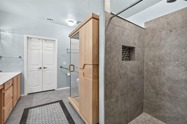 Building Photo - 516 Carismatic Ln