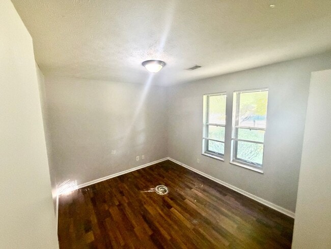 Building Photo - 7225 Deville Way