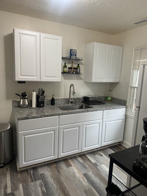 Building Photo - 4400 Buckingham