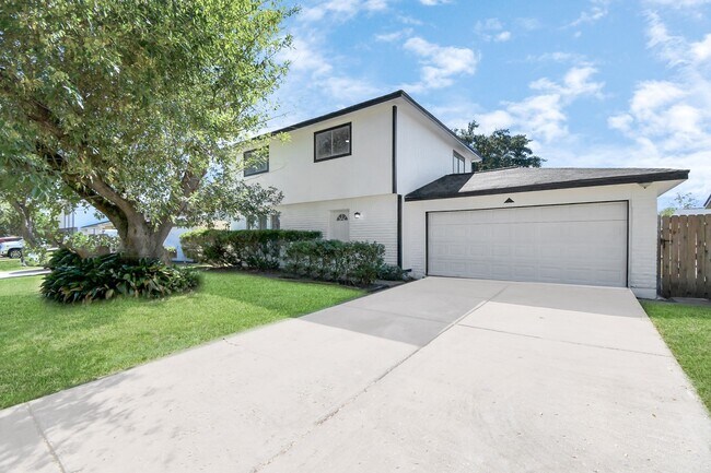 Primary Photo - 9912 Cardinal St