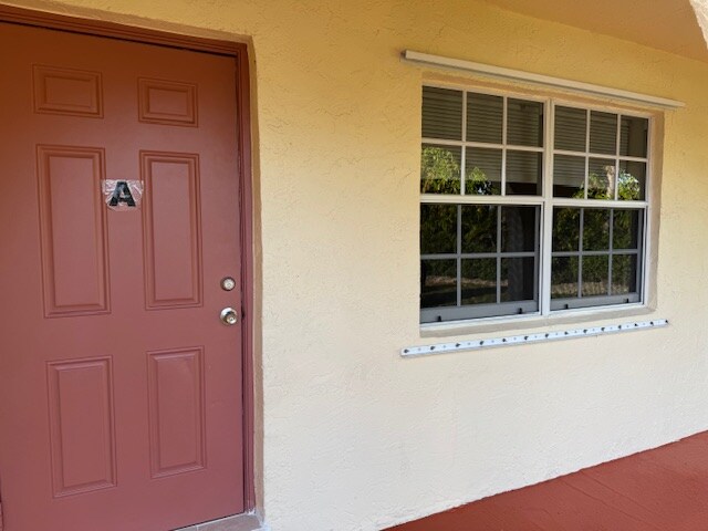 Building Photo - 4063 SW 51st St