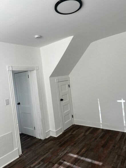 Building Photo - 2066 Medary Ave