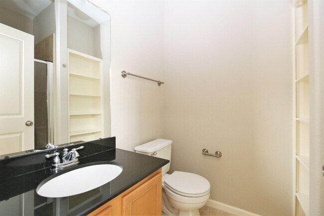 Building Photo - 2902 Chenevert St