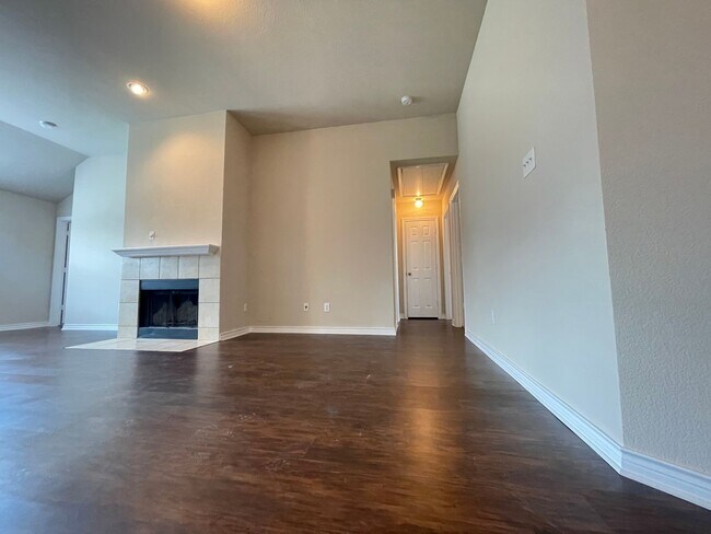 Building Photo - PRICE REDUCED!!! Denton County but Northwe...