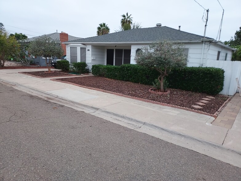 Beautiful Home w/ plenty of parking ! ! ! - 4804 Austin Dr
