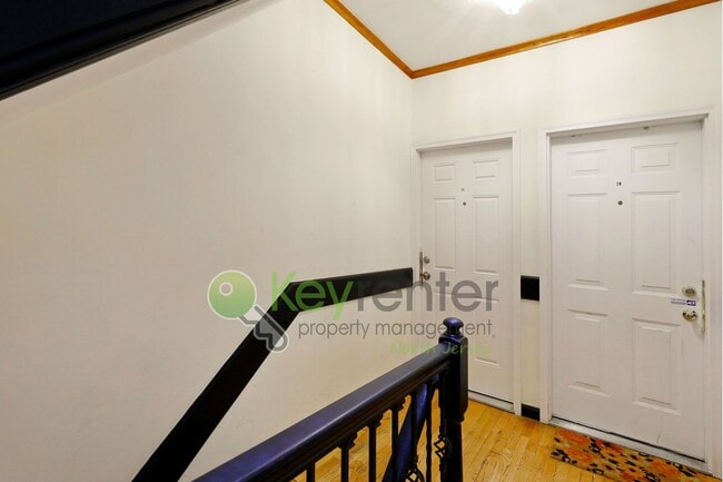 Building Photo - $500 Off First Month! 2BR in The Heights w...