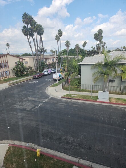 Building Photo - 4888 Pinafore St