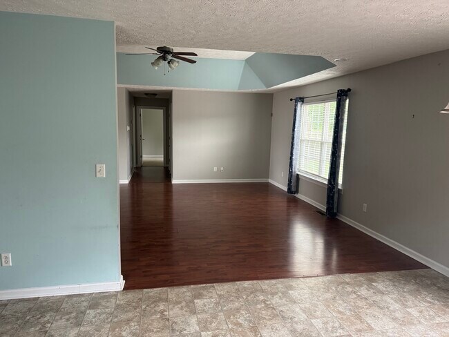 Building Photo - 348 White Dogwood Cir