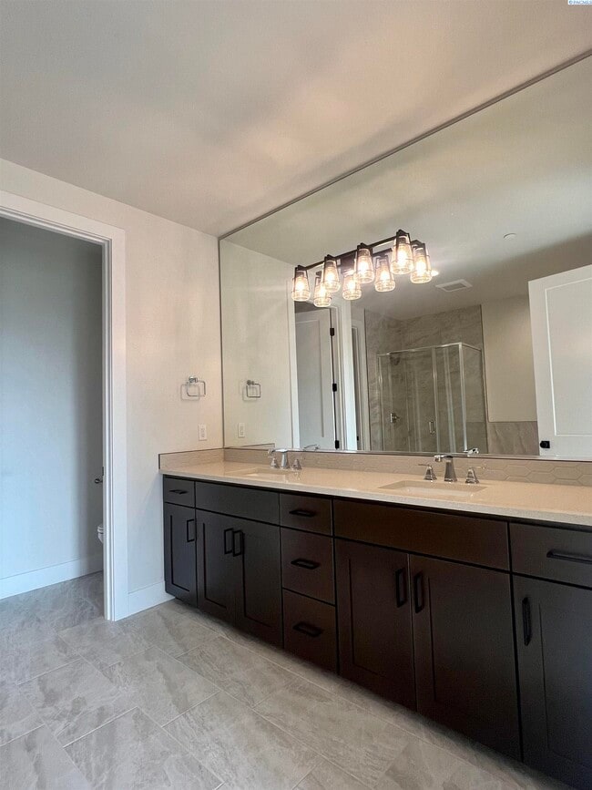 Building Photo - FOR RENT West Village Rambler with RV Bay