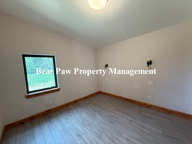 Building Photo - "Charming 2-Bed Hideaway in Conifer – Cozy...