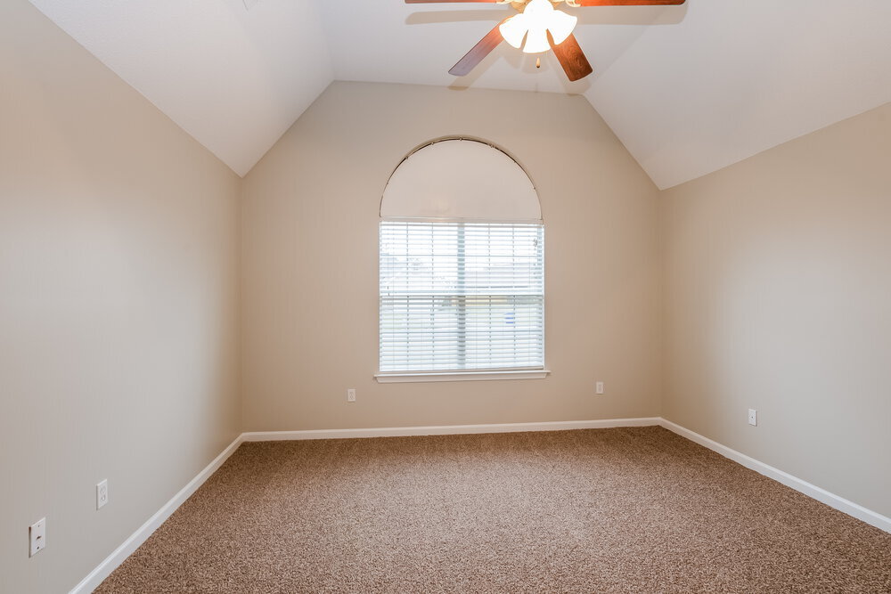 Building Photo - 185 Mossy Springs Dr