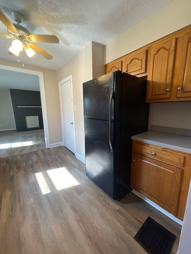 Building Photo - Cape Cod House