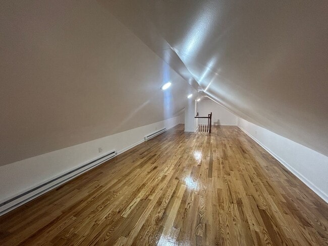 Building Photo - Amazing 2 bedroom with large bonus room for rent in Asbury Park!