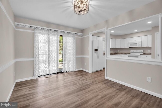 Building Photo - 38 Burgundy Dr