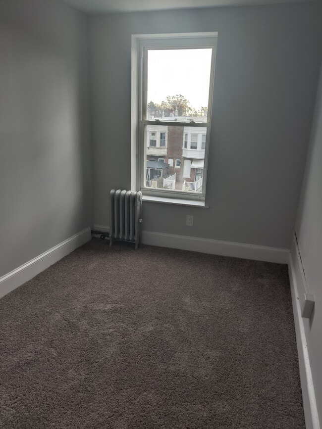 Building Photo - 532 E Mayland St