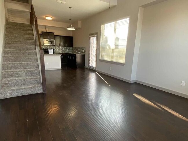 Building Photo - Modern Townhome for rent in Hurst!