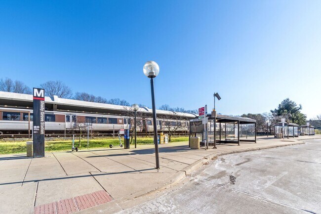 Building Photo - 17020 Briardale Rd
