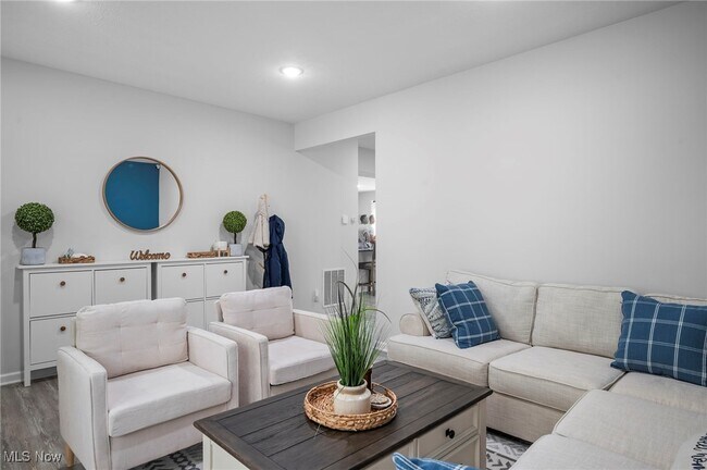 Building Photo - 9256 Preserve Way