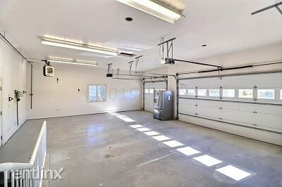 Building Photo - 4225 Timberline Dr S