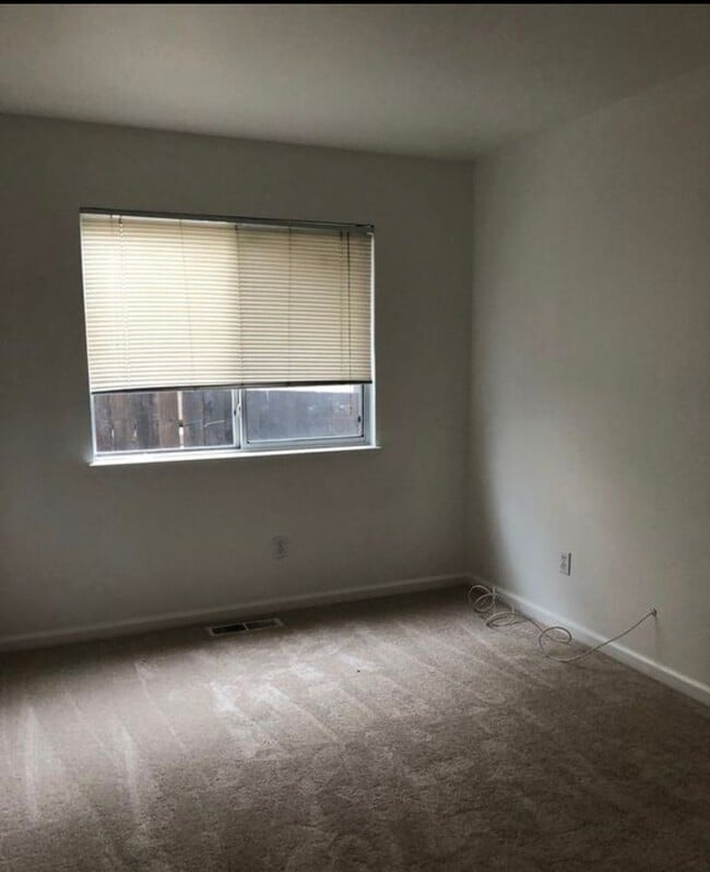 Building Photo - Lovely Single Level Home in Santa Rosa 3 bd/2ba with 2 Car Garage