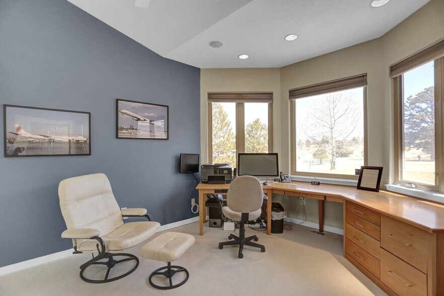 Building Photo - 10503 E Meadow Run