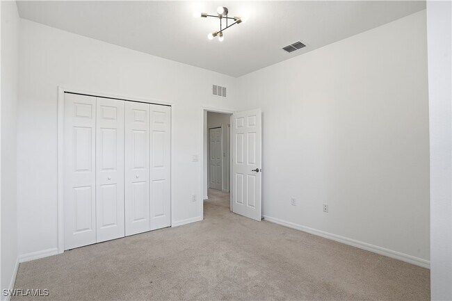 Building Photo - 2870 Blossom Wy