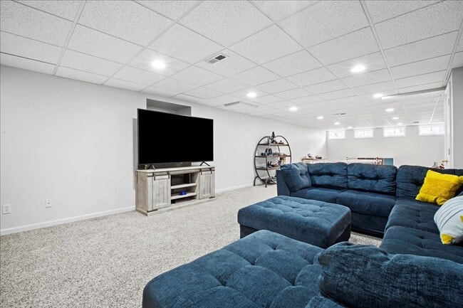 Building Photo - Spacious Ranch in Des Peres