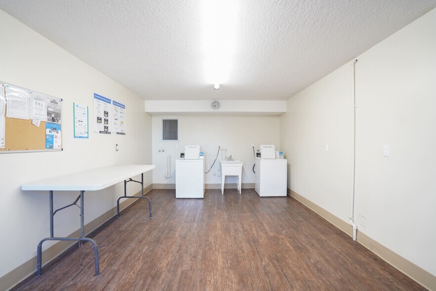 Building Photo - 7 Royal Palm Way