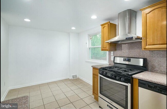 Building Photo - 9111 Ryerson Rd