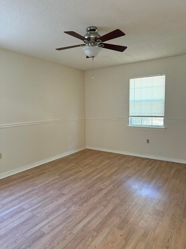 Building Photo - 132 Villacrest Dr