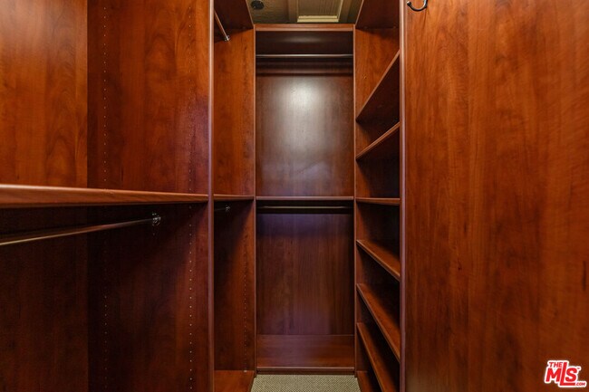 Building Photo - 8440 Harold Way