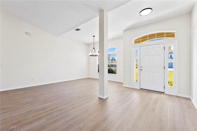 Building Photo - 4BR Home in Gated Town Lakes Community with Lake View
