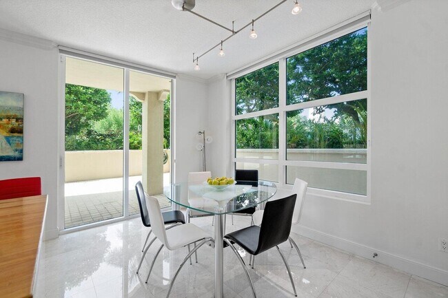 Building Photo - 3720 S Ocean Blvd