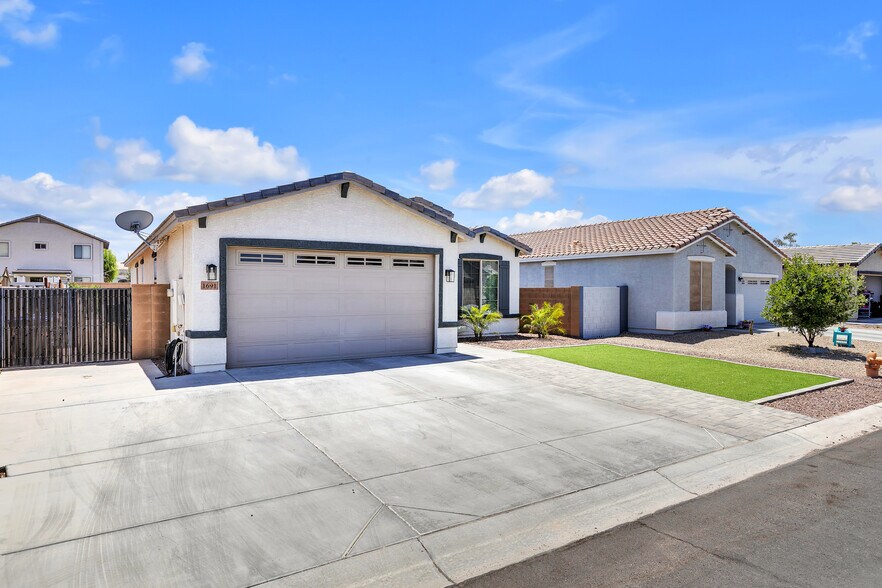 Building Photo - 1691 W Desert Spring Way