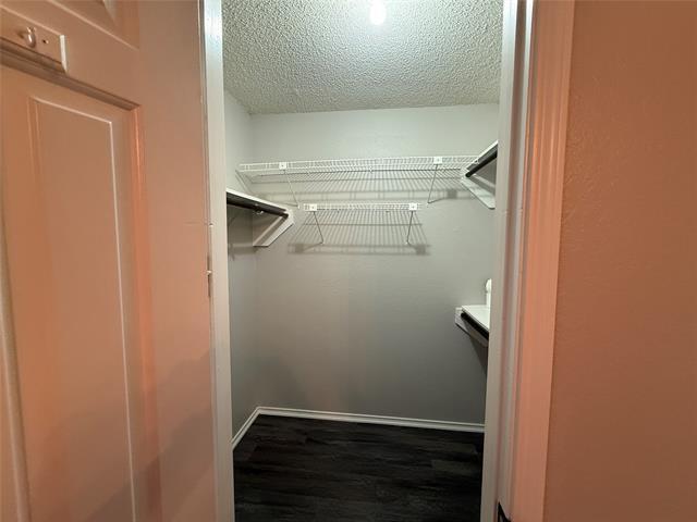 Building Photo - 535 Essex Pl