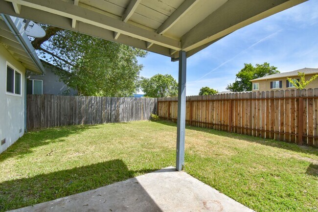 Building Photo - 2351-55