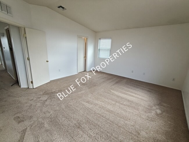 Building Photo - 8262 W Zlacket Dr