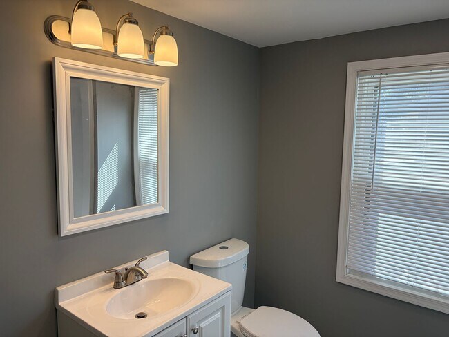 Building Photo - Fully Renovated 3BR/2BA Corner Twin Home-Move in Ready