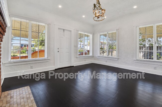 Building Photo - 208 S K St