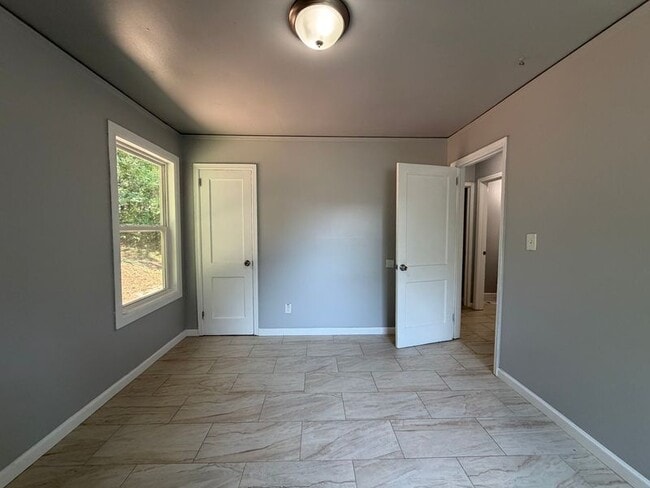Building Photo - 2157 Nelms Dr SW