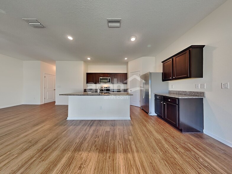 Building Photo - 8718 Layalie Way