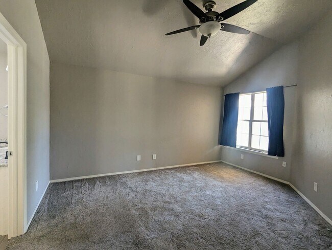 Building Photo - Well-Maintained 3 Bed Home in Edmond | Pet Friendly + Fenced Yard