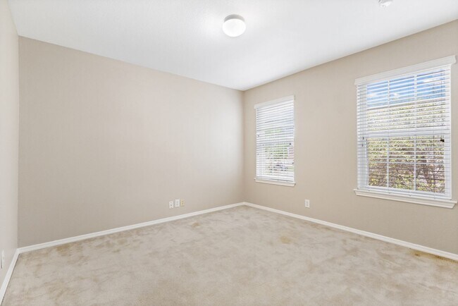 Building Photo - 4914 Roan Brook