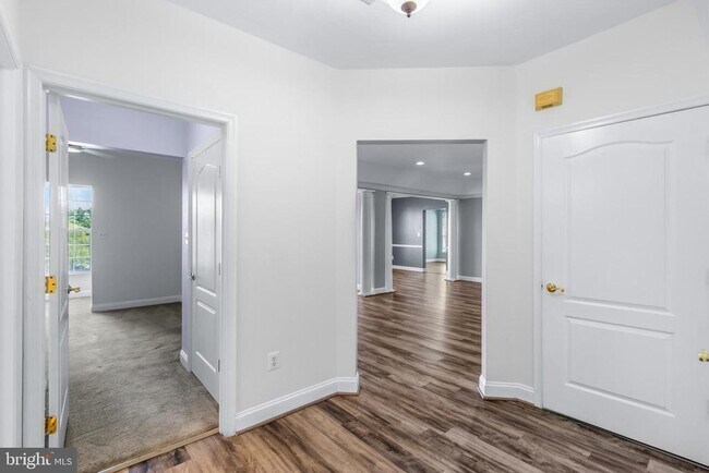 Building Photo - 5900 Great Star Dr