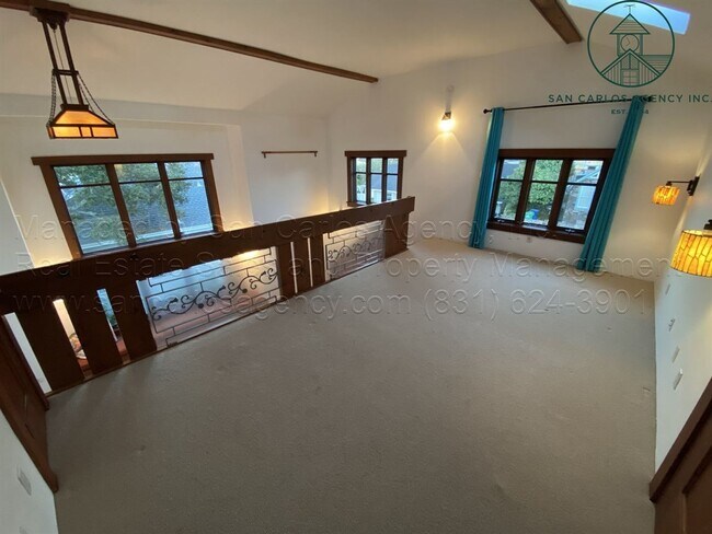 Building Photo - Craftsman-Style Downtown Pacific Grove Home