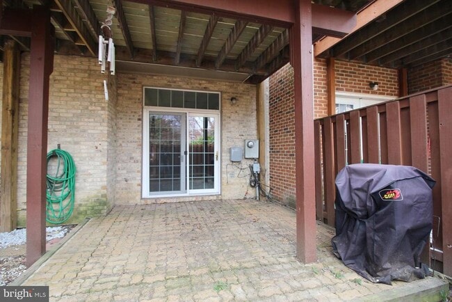 Building Photo - 6423 Little Potters Ln